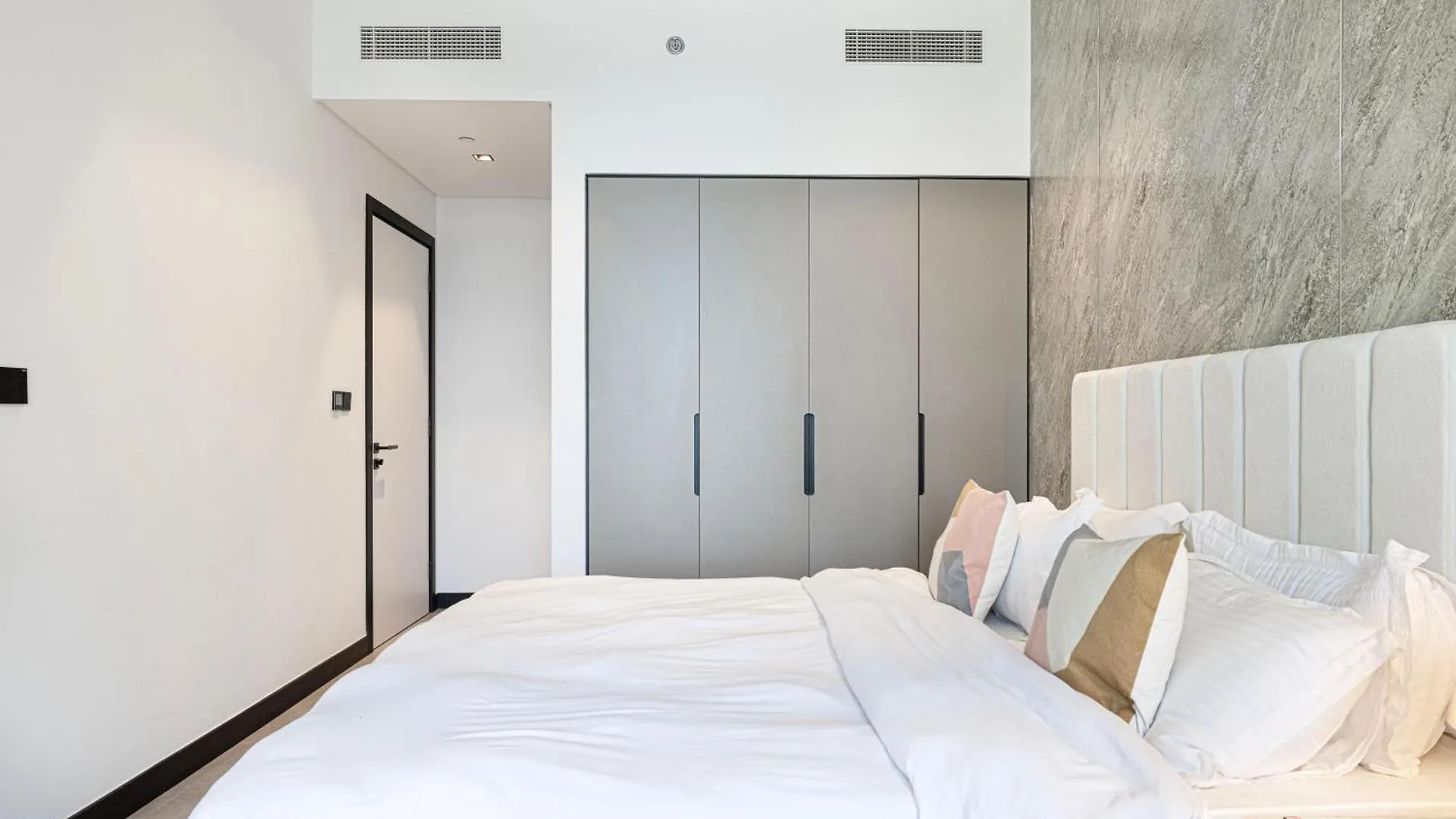 Dvr 2Br In 15 Northside Business Bay Apartment Dubai